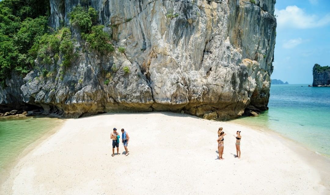Three Beaches Islet delights guests with white-sandy beaches and cystal water around rocky mountains