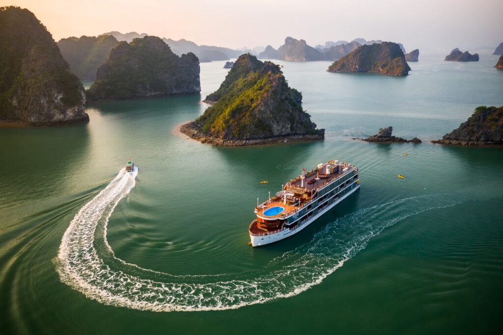 halong bay cruise with cat ba island