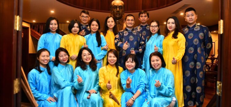 THE AO DAI IN VIETNAMESE CULTURE, Heritage Cruises