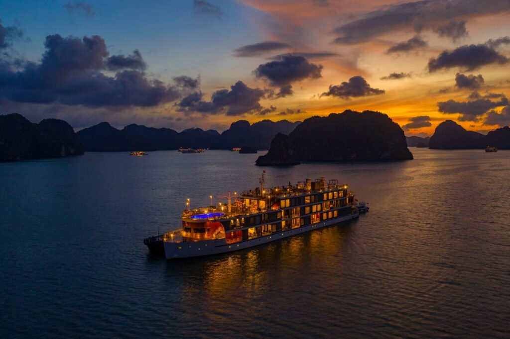 Heritage Cruises Bình Chuẩn