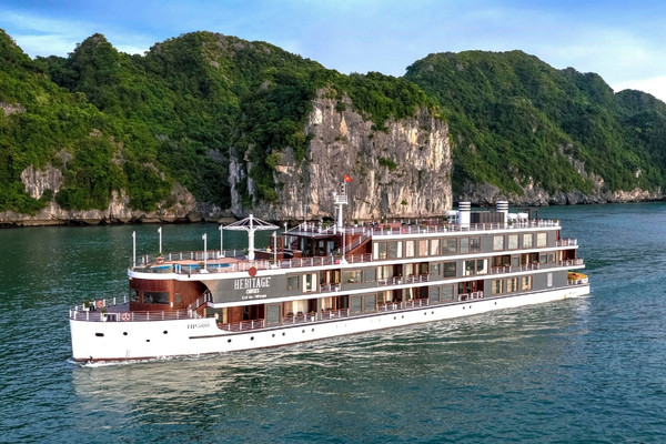 Experience family friendly Lan Ha Bay cruises with Heritage Cruises Binh Chuan
