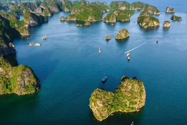 Lan Ha Bay offers one of Northern Vietnam's most inviting coastal climates