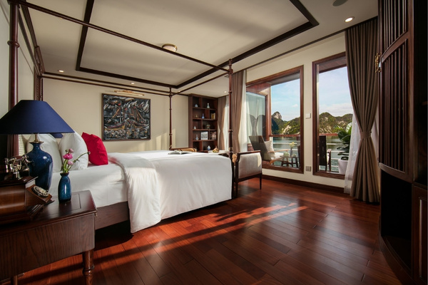 Heritage Cruises suite with a private balcony overlooking Lan Ha Bay