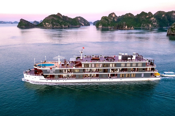 Heritage Cruises Bình Chuẩn cung cấp 3 tuyến tàu tham quan vịnh Lan Hạ