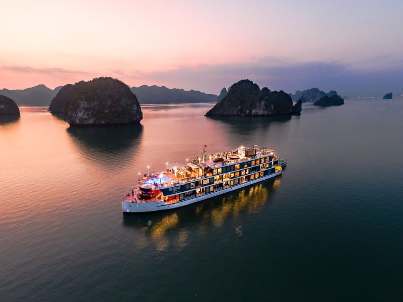 Du thuyền Heritage Cruises Bình Chuẩn là lựa chọn nghỉ dưỡng đáng cân nhắc