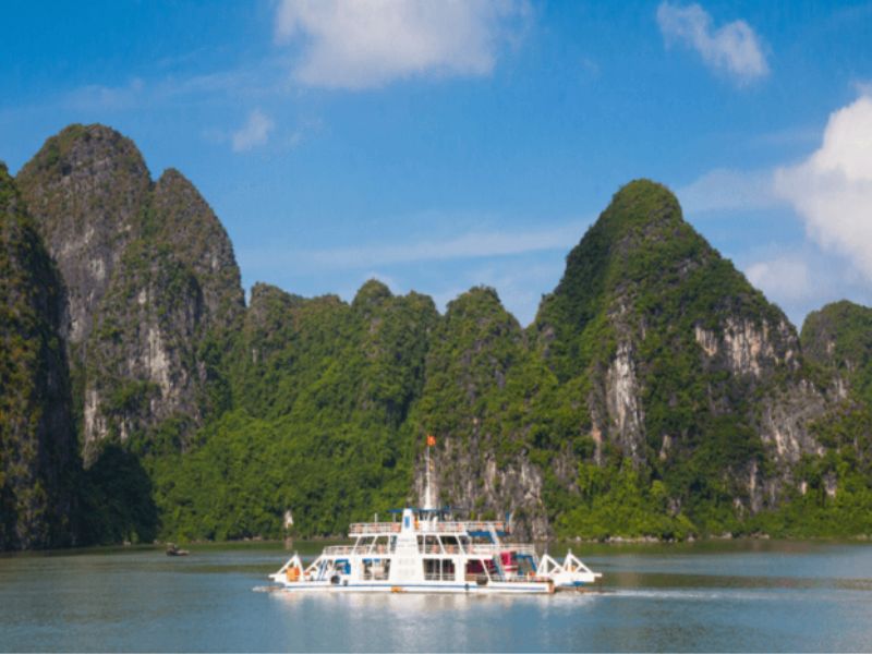 Phà Gia Luận đảm nhận vai trò thông suốt hai di sản 