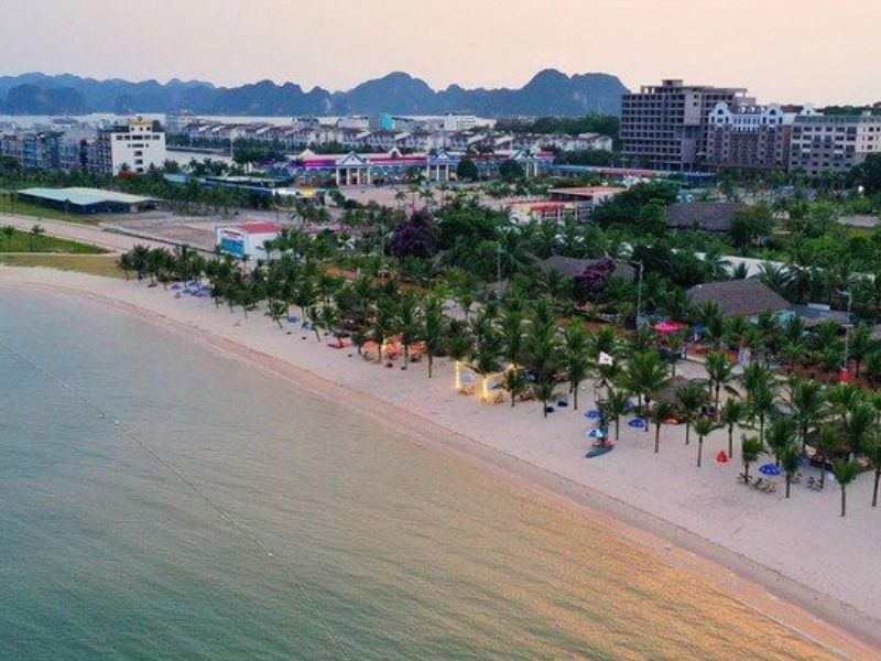 Bãi biển cát trắng là địa điểm nghỉ dưỡng hoàn hảo