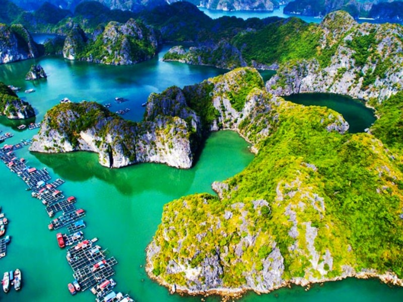 Màn trình diễn jetski rực sáng trong Bản Giao hưởng Đảo Xanh.