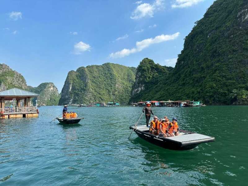 Cách để di chuyển đến làng chài Cửa Vạn