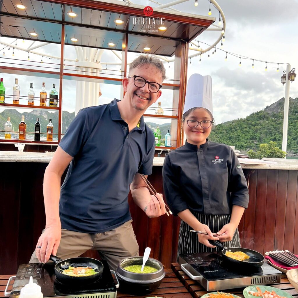 lan ha bay luxury cruise