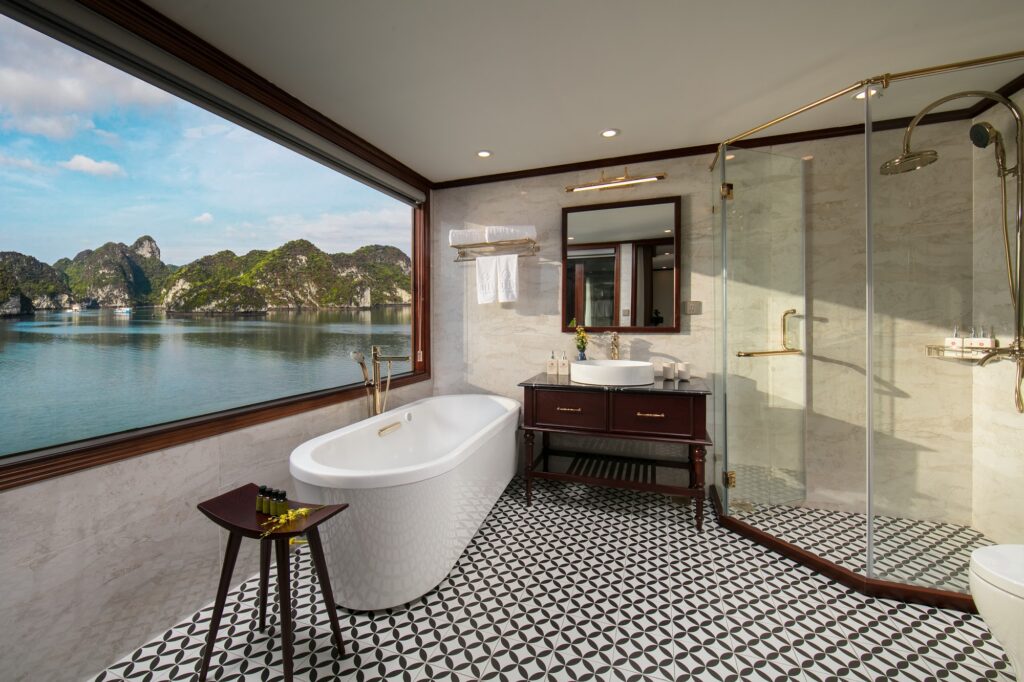 lan ha bay luxury cruise