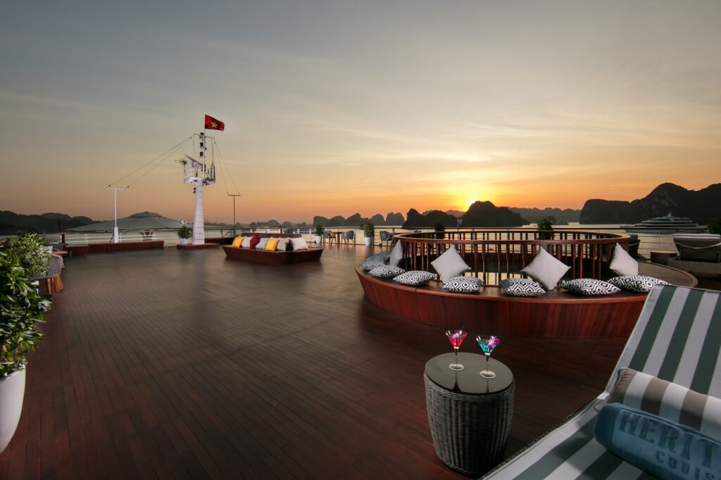 lan ha bay luxury cruise