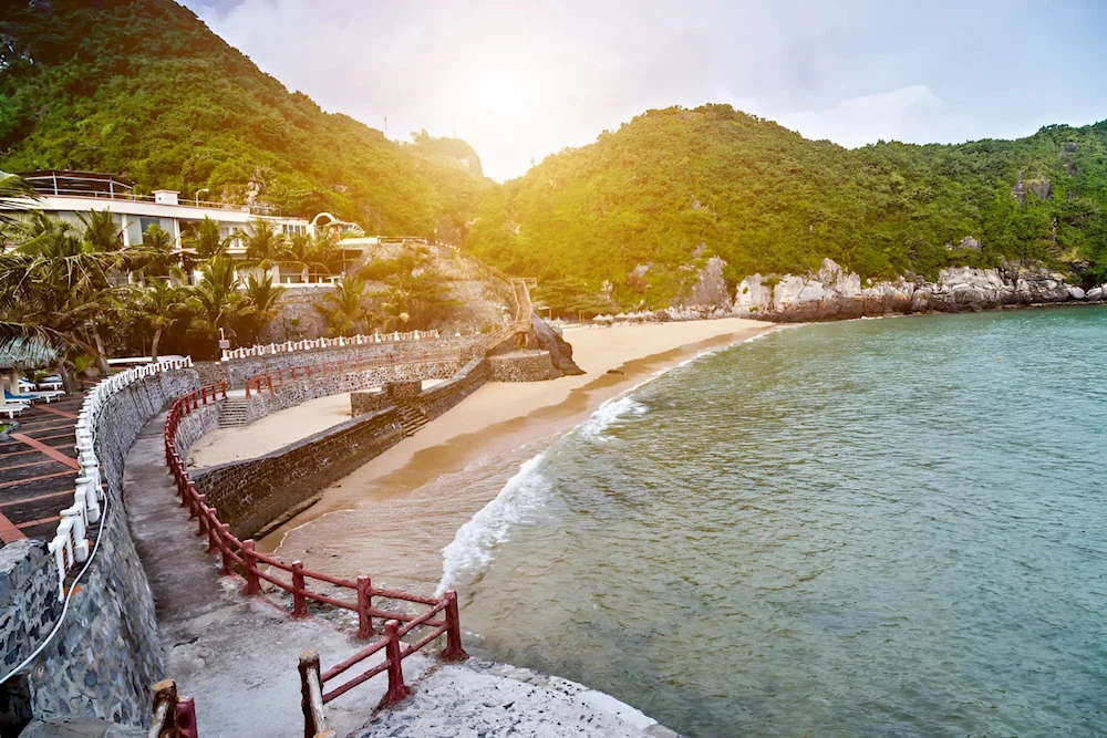 lan ha bay luxury cruise