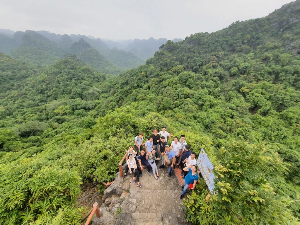 lan ha bay luxury cruise