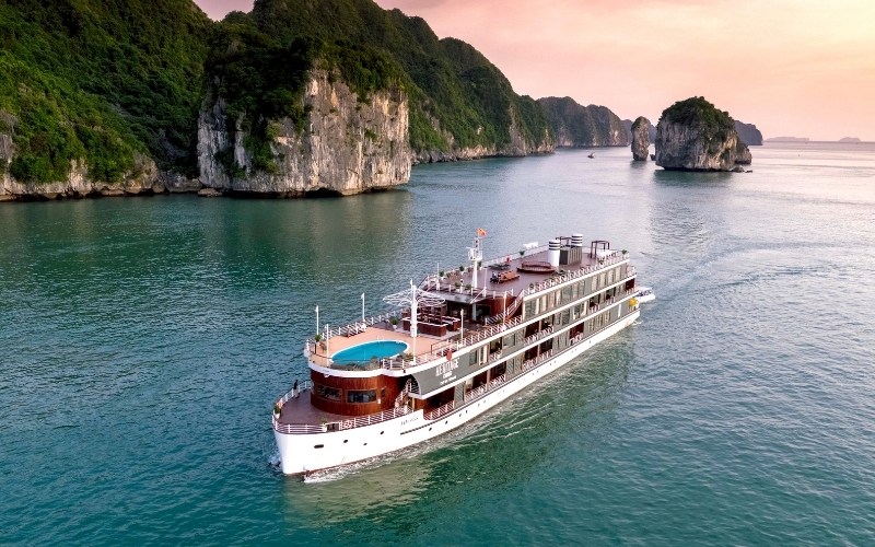 Du khách nên đặt du thuyền sớm, nhất là vào mùa du lịch cao điểm