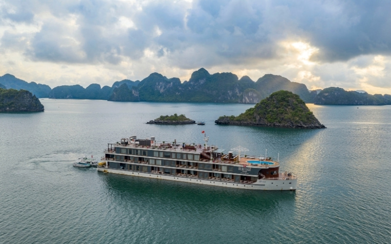 Khám phá Vịnh Lan Hạ trong 2 ngày 1 đêm với du thuyền Heritage Bình Chuẩn