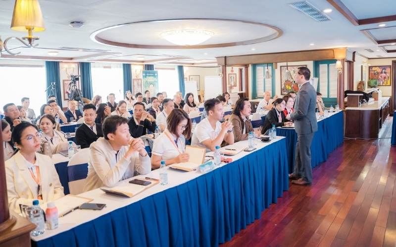 Doanh nghiệp có thể thuê du thuyền Heritage Bình Chuẩn để tổ chức các sự kiện quan trọng